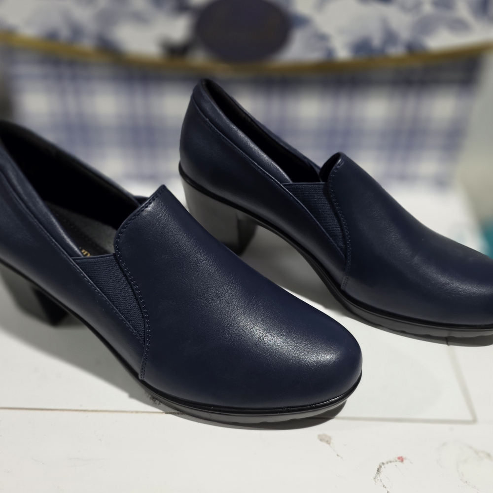 Chic Navy Women's Heels